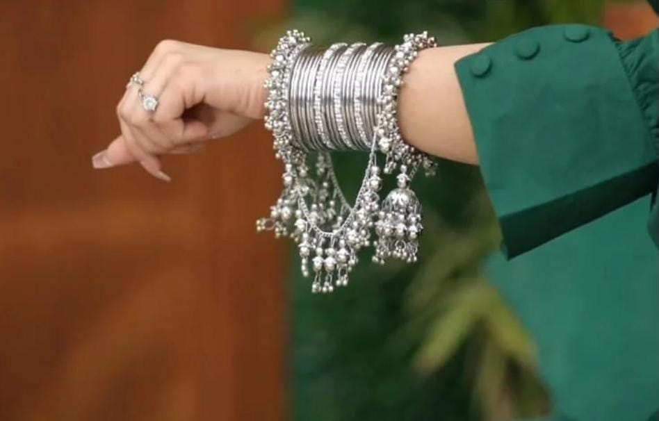 Royal Pearl Bangle Set with Jhumka Hangings