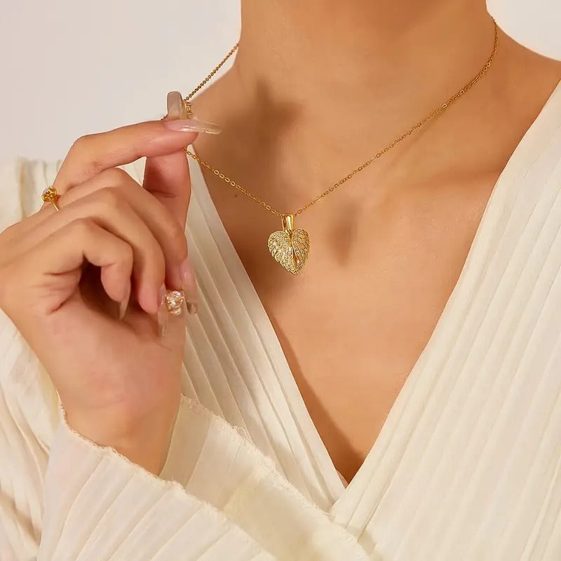 Personalized Heart Name Angel Wings Necklace