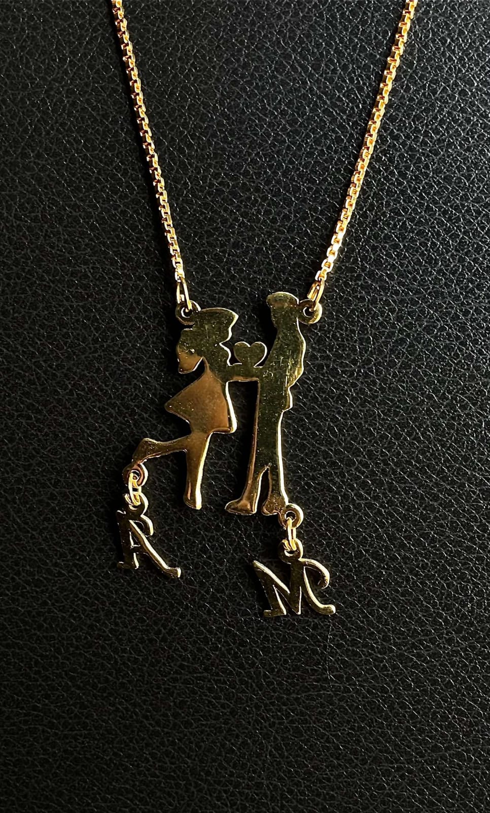 Personalized Couple Necklace – Celebrate Your Unique Connection