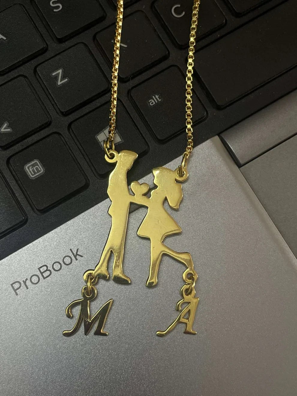Personalized Couple Necklace – Celebrate Your Unique Connection