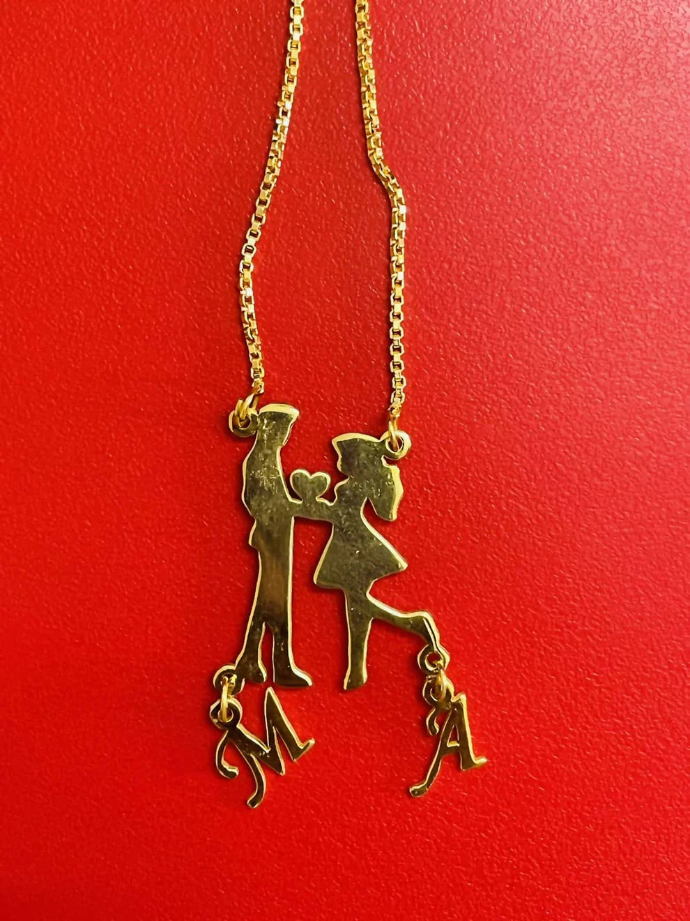 Personalized Couple Necklace – Celebrate Your Unique Connection